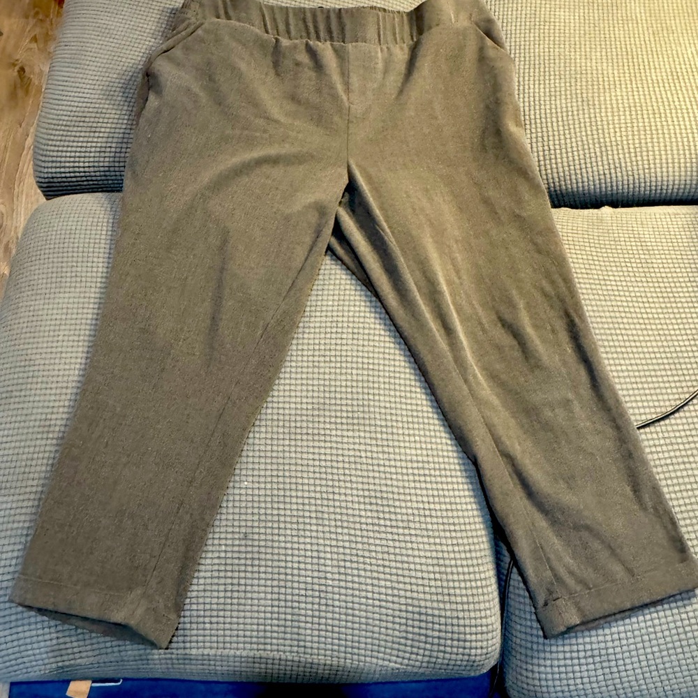 Torrid Grey Cropped Cigarette Pants Size 2
